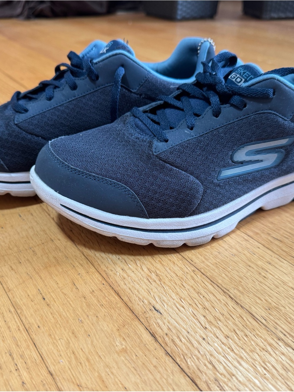 Skechers GOwalk 55509 Navy Walking Shoes – Men’s 9.5